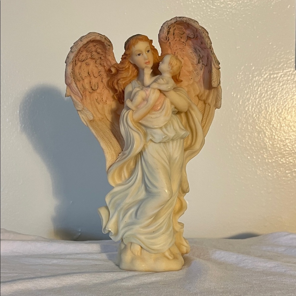Seraphim Angel “ Heavens Helper” 1994 Figurine Holding Baby 7.5 in